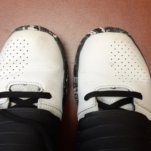 🎒 2/$30 👟 Under Armour Zone BB Youth Basketball Shoes Sz 3Y - Picture 8 of 11